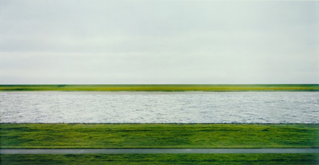 Andreas Gursky, Rhein II (1999), $4 338 500